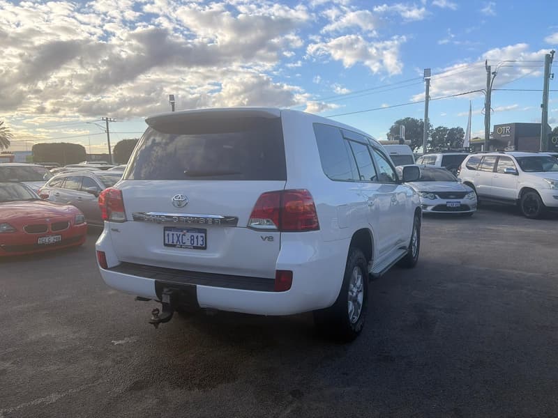 2014 Toyota Landcruiser GXL VDJ200R photo 5