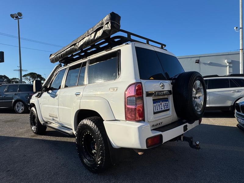 2010 Nissan PATROL ST (4x4) photo 3