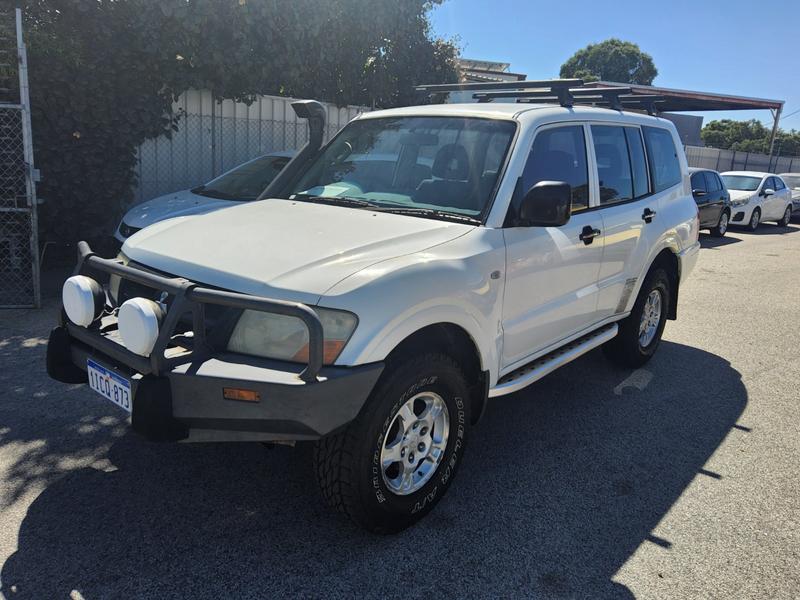 2005 Mitsubishi PAJERO GLX LWB (4x4) photo 3