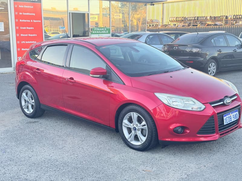 2014 Ford FOCUS TREND photo 3