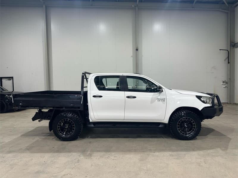 2019 Toyota Hilux SR GUN126R 4X4 photo 4