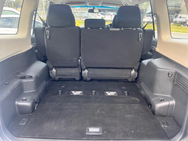 2019 Mitsubishi Pajero GLX NX photo 4