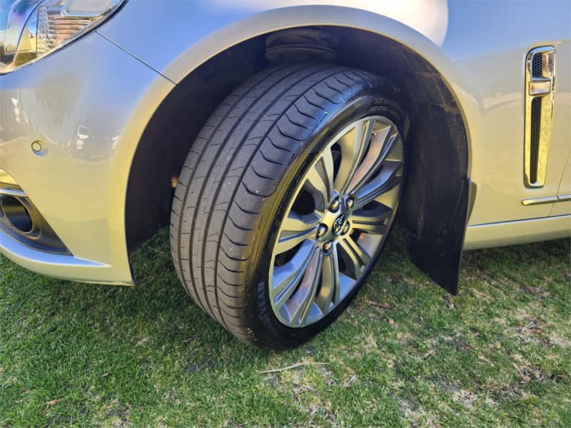 2013 Holden Calais V VF photo 5
