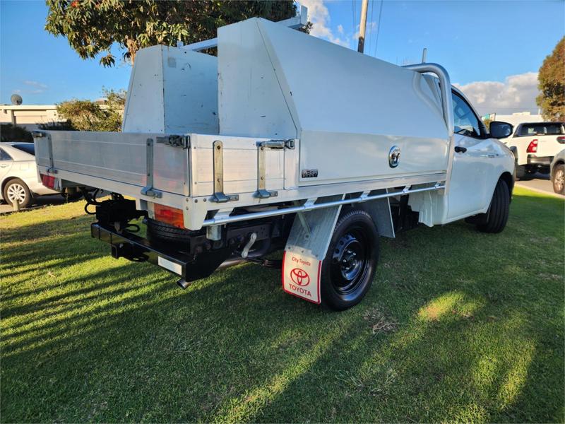 2017 Toyota Hilux WORKMATE GUN122R REAR WHEEL DRIVE photo 4