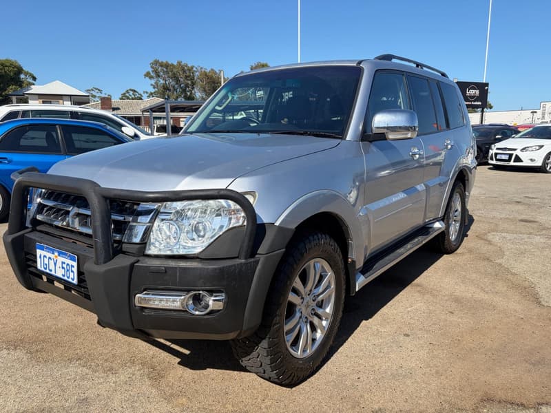 2016 Mitsubishi Pajero GLX NX photo 4