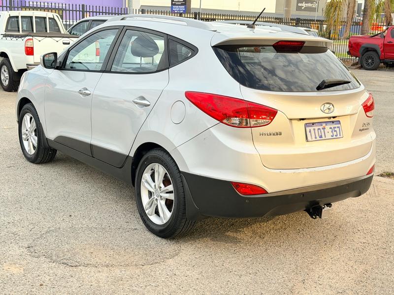 2011 Hyundai iX35 ELITE (AWD) photo 5