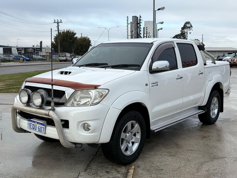 2010 Toyota Hilux SR5 KUN26R 4X4 photo 3