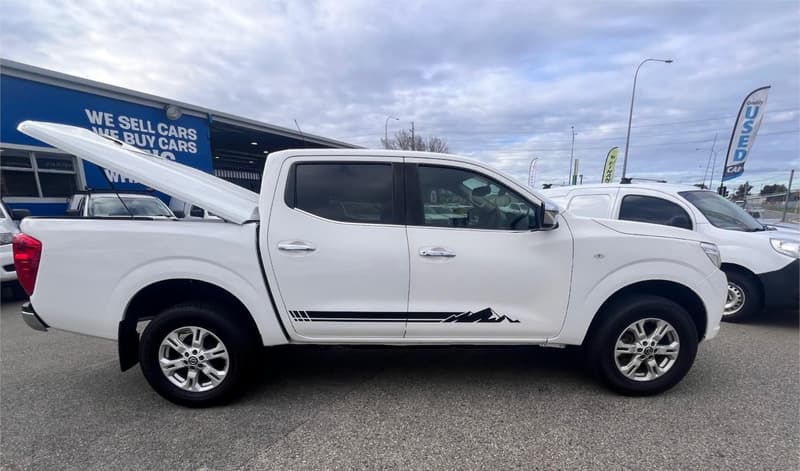 2020 Nissan Navara RX D23 Series 4 4X4 photo 4