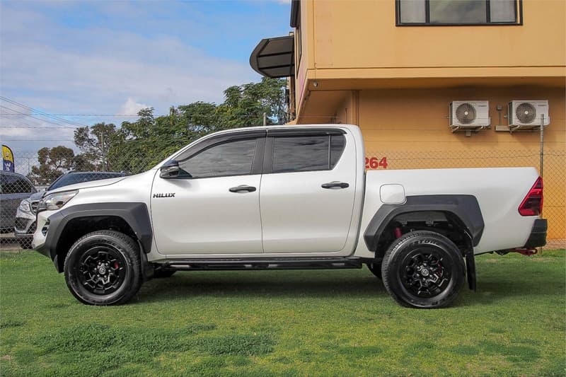 2024 Toyota Hilux GR-SPORT (4x4) GUN126R FACELIFT 4X4 photo 4
