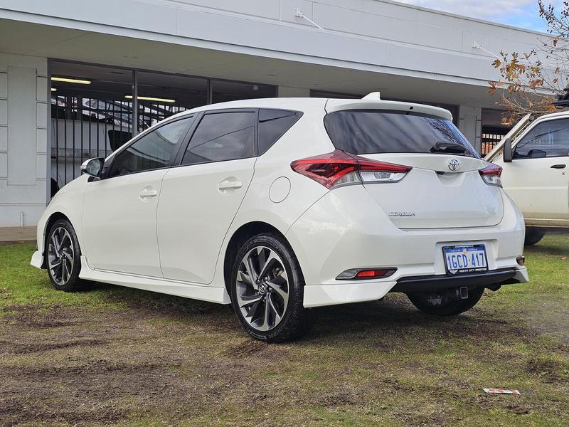2016 Toyota Corolla SX Auto photo 4