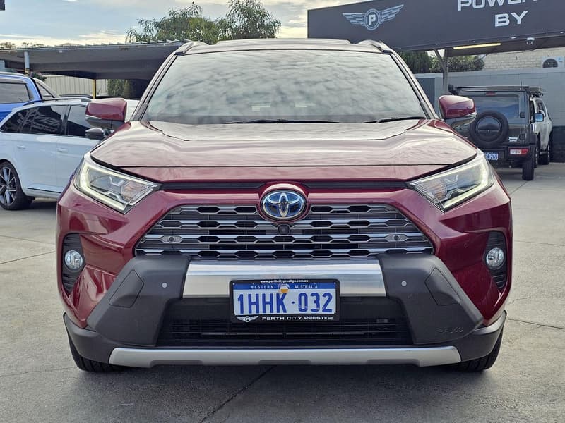 2021 Toyota RAV4 Cruiser Auto eFour photo 2