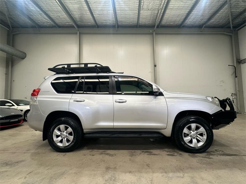 2012 Toyota Landcruiser Altitude VDJ200R photo 4