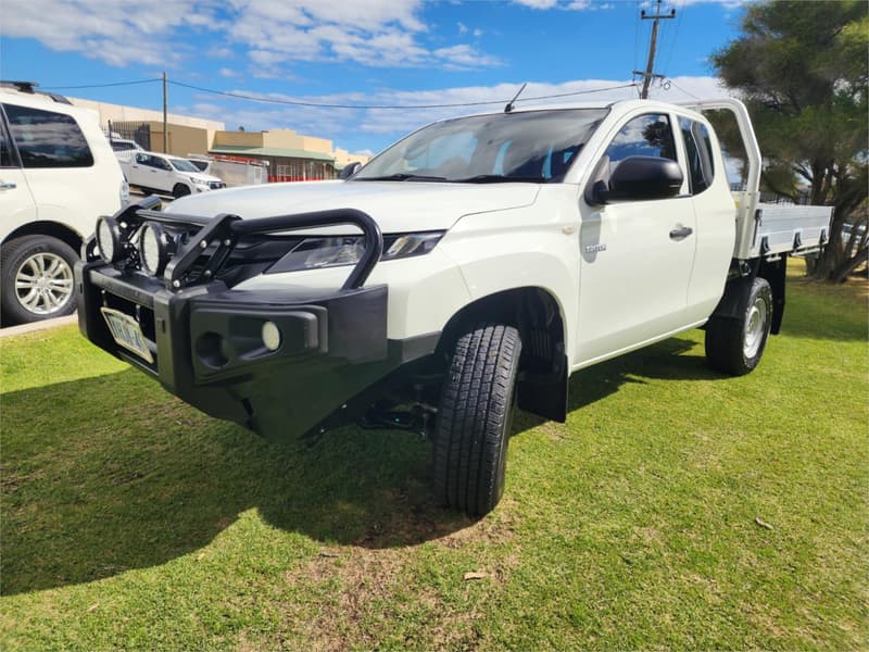 2021 Mitsubishi Triton GLX MR 4X4 photo 4