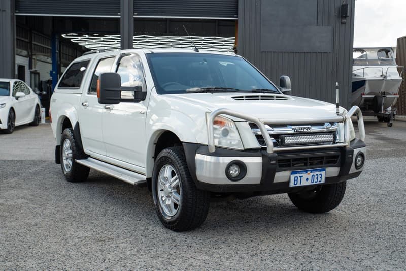 2011 Isuzu D-MAX LS-U 4X4 photo 3