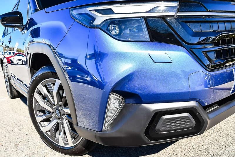 2025 Subaru Forester Hybrid Touring S6 photo 2
