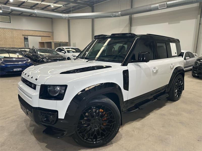 2023 Land Rover Defender 110 D300 SE L663 — primary photo