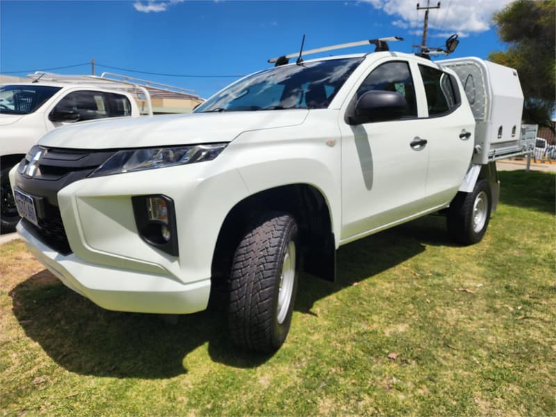 2018 Mitsubishi Triton GLX MR 4X4 photo 4