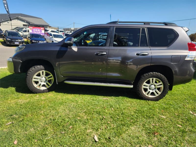 2010 Toyota Landcruiser PRADO KAKADU (4x4) KDJ150R photo 4