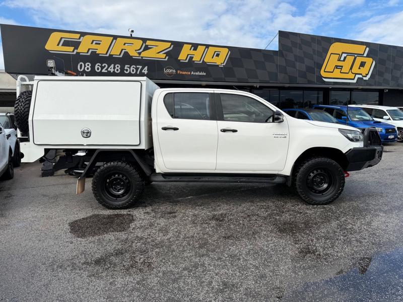 2021 Toyota HILUX SR (4x4) photo 2