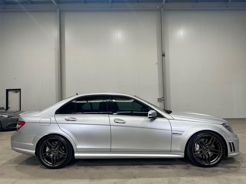 2009 Mercedes-Benz C-Class C63 AMG W204 photo 4