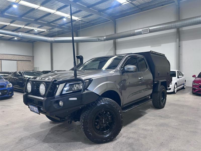 2022 Nissan Navara ST-X D23 4X4 — primary photo