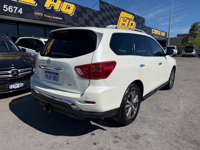 2018 Nissan PATHFINDER ST  photo 5