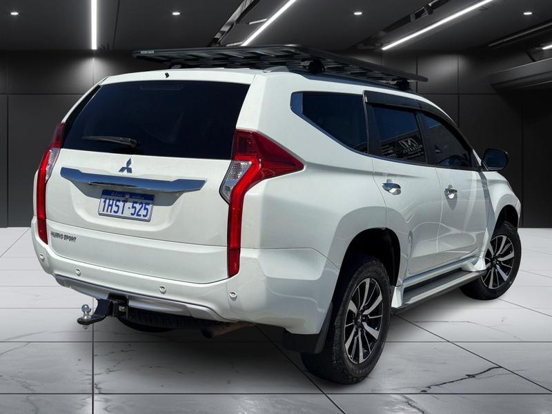 2016 Mitsubishi Pajero Sport GLX QE photo 5