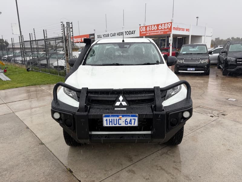 2022 Mitsubishi Triton GLX+ MR 4X4 photo 2