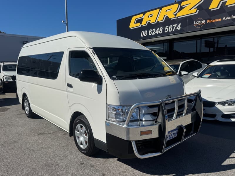 2018 Toyota HIACE COMMUTER photo 5