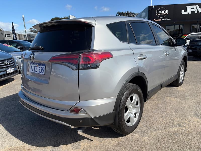 2018 Toyota RAV4 GX ZSA42R photo 4