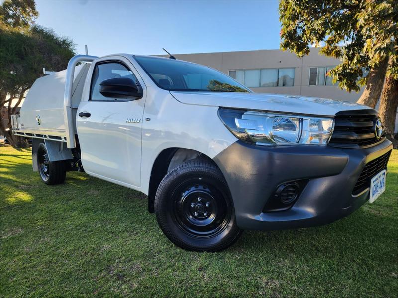 2017 Toyota Hilux WORKMATE GUN122R REAR WHEEL DRIVE — primary photo