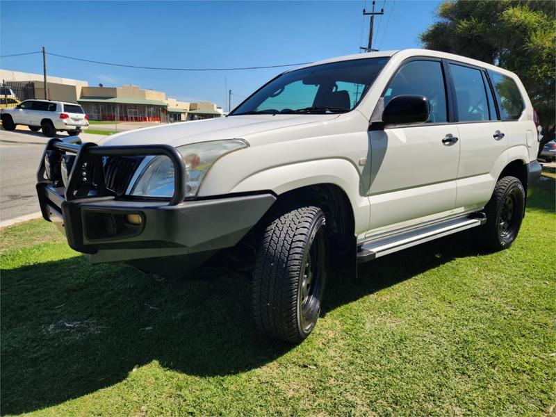 2005 Toyota Landcruiser PRADO GX (4x4) KZJ120R photo 2