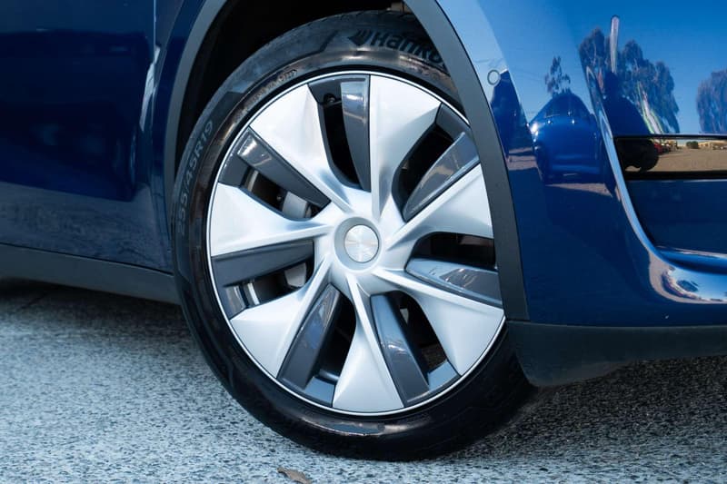 2023 Tesla Model Y Rear-Wheel Drive photo 2
