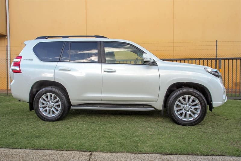 2017 Toyota Landcruiser PRADO KAKADU (4x4) GDJ150R MY16 photo 3