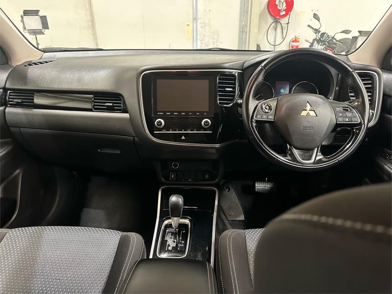 2020 Mitsubishi Outlander ES ZL photo 5