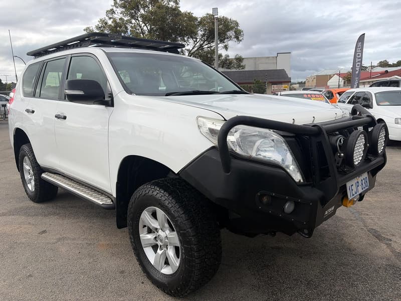 2013 Toyota Landcruiser GX VDJ200R photo 2