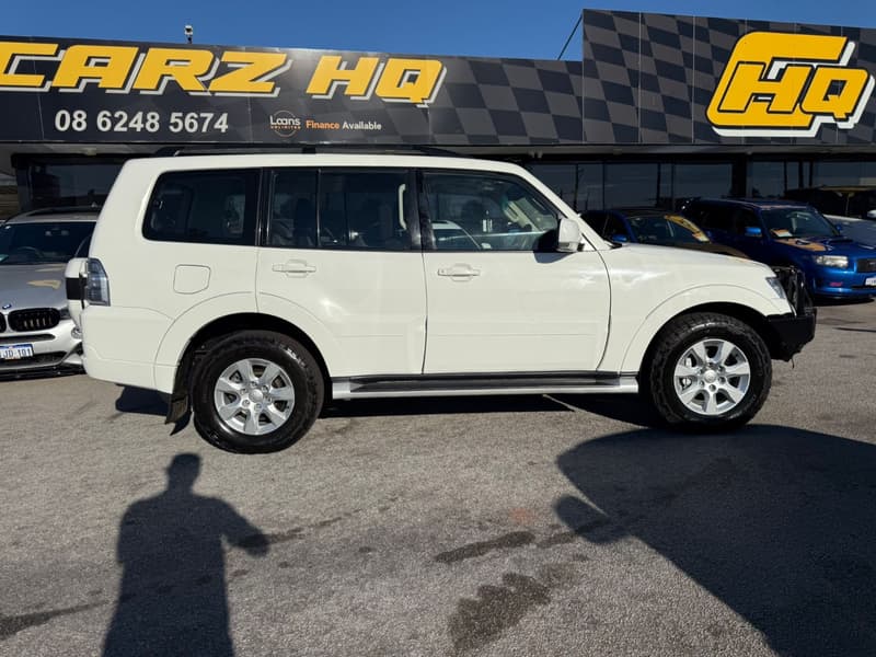 2019 Mitsubishi PAJERO GLX (4x4) 7 SEAT photo 2