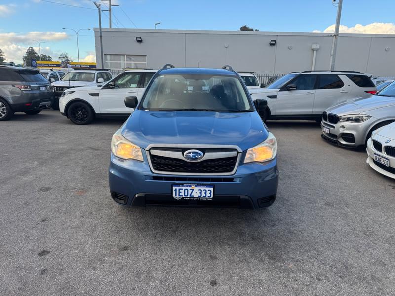 2014 Subaru FORESTER 2.5i photo 5