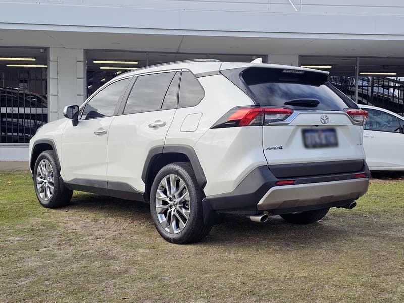 2022 Toyota RAV4 Cruiser Auto 2WD photo 5