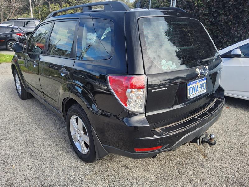 2012 Subaru FORESTER X photo 4