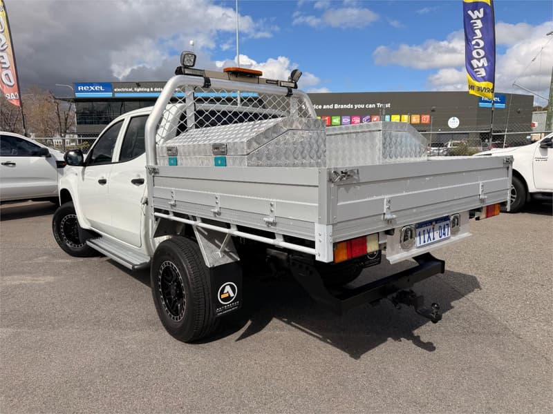2022 Mitsubishi Triton GLX MR Rear Wheel Drive photo 2