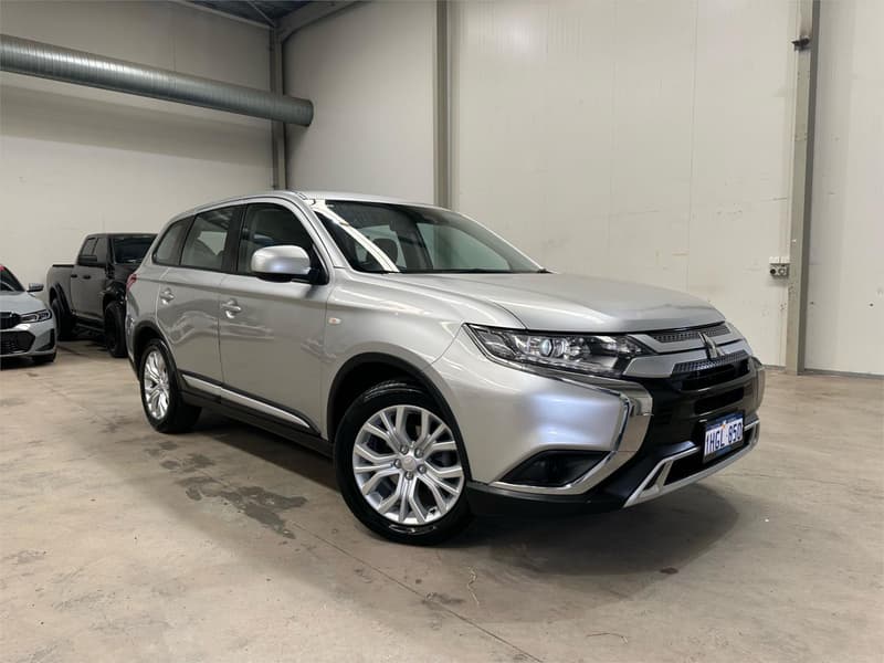 2020 Mitsubishi Outlander ES ZL photo 3