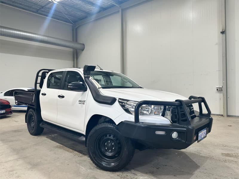2020 Toyota Hilux SR GUN126R 4X4 photo 3