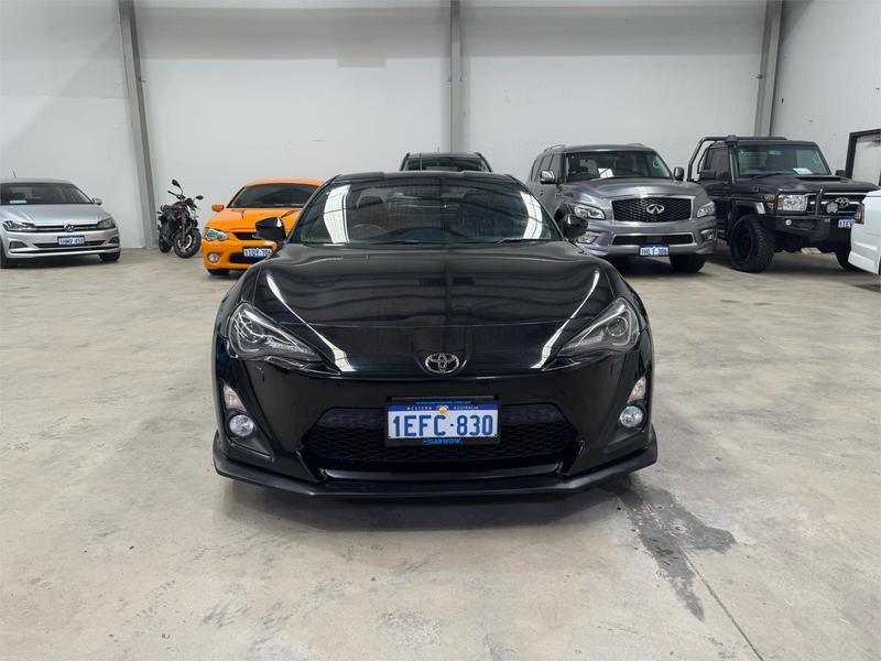 2013 Toyota 86 GTS ZN6 photo 2