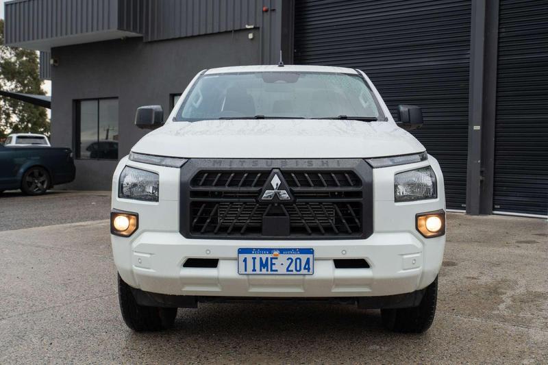 2024 Mitsubishi Triton GLX MV 4X4 photo 4