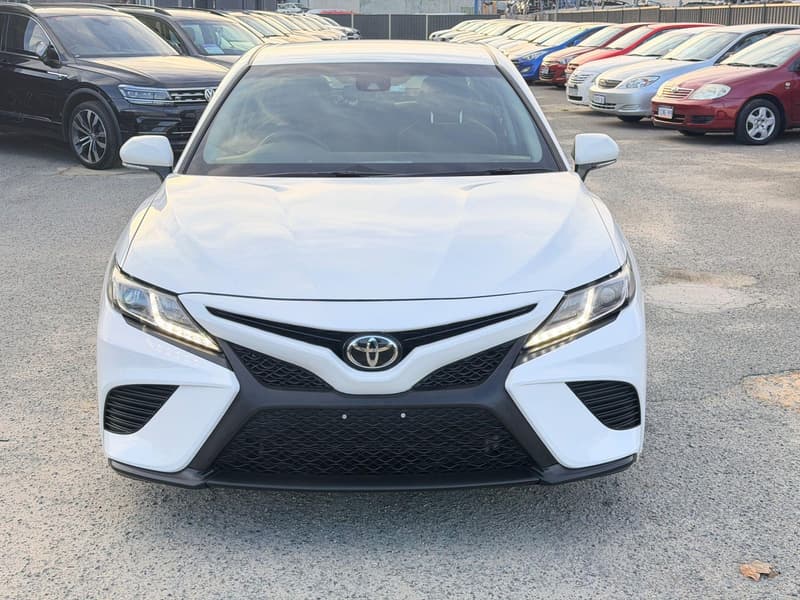 2018 Toyota Camry Ascent photo 2