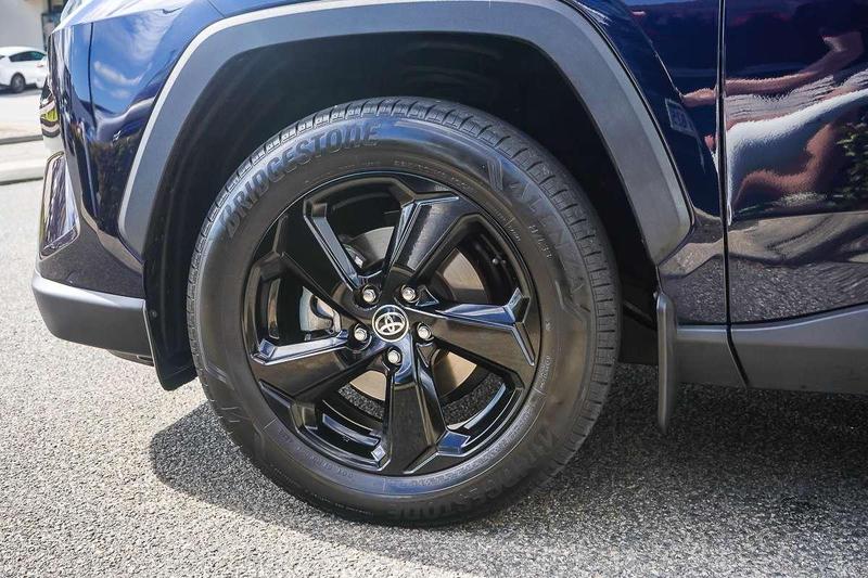 2020 Toyota RAV4 Cruiser AXAH52R photo 5