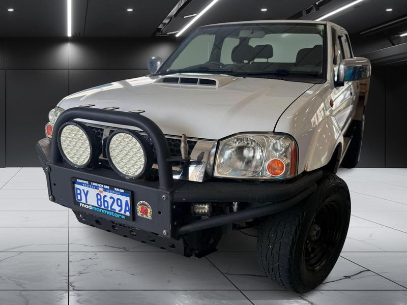 2014 Nissan Navara ST-R D22 4X4 photo 3