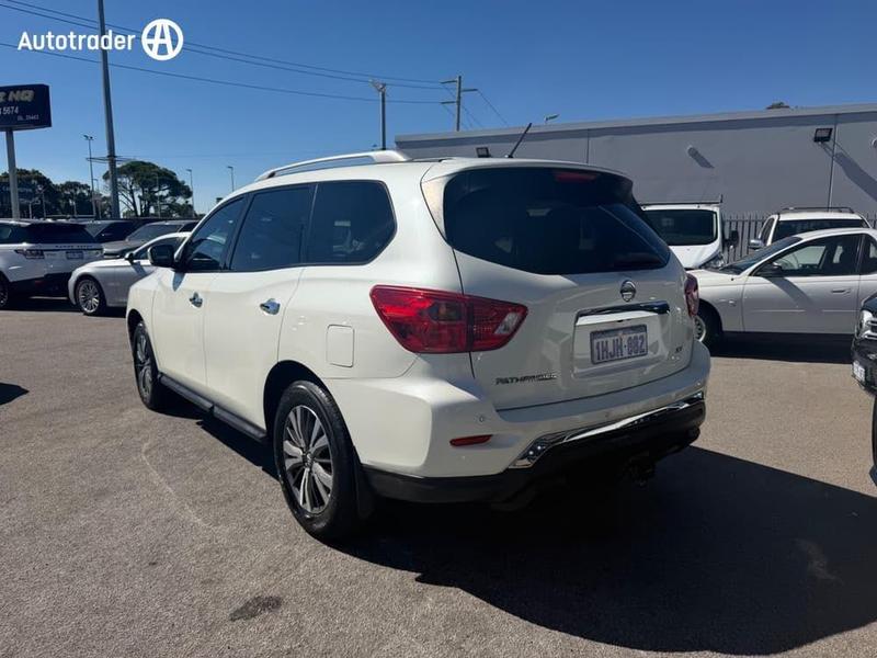 2018 Nissan Pathfinder ST R52 Series II photo 3