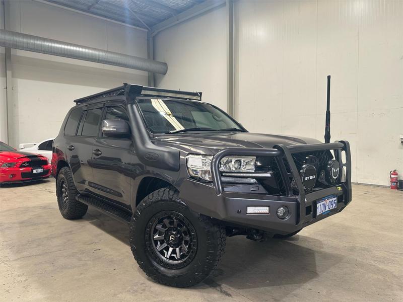 2017 Toyota Landcruiser VX VDJ200R photo 3